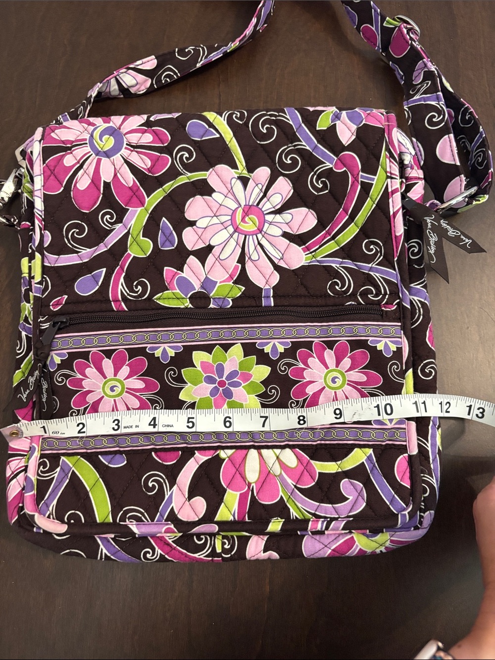 Vera Bradley Quilted Crossbody/mailbag in purple punch print - Picture 3 of 10